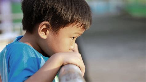 在學校很安靜|安靜一點也無妨，外向活潑並不是孩子的唯一正解｜親 